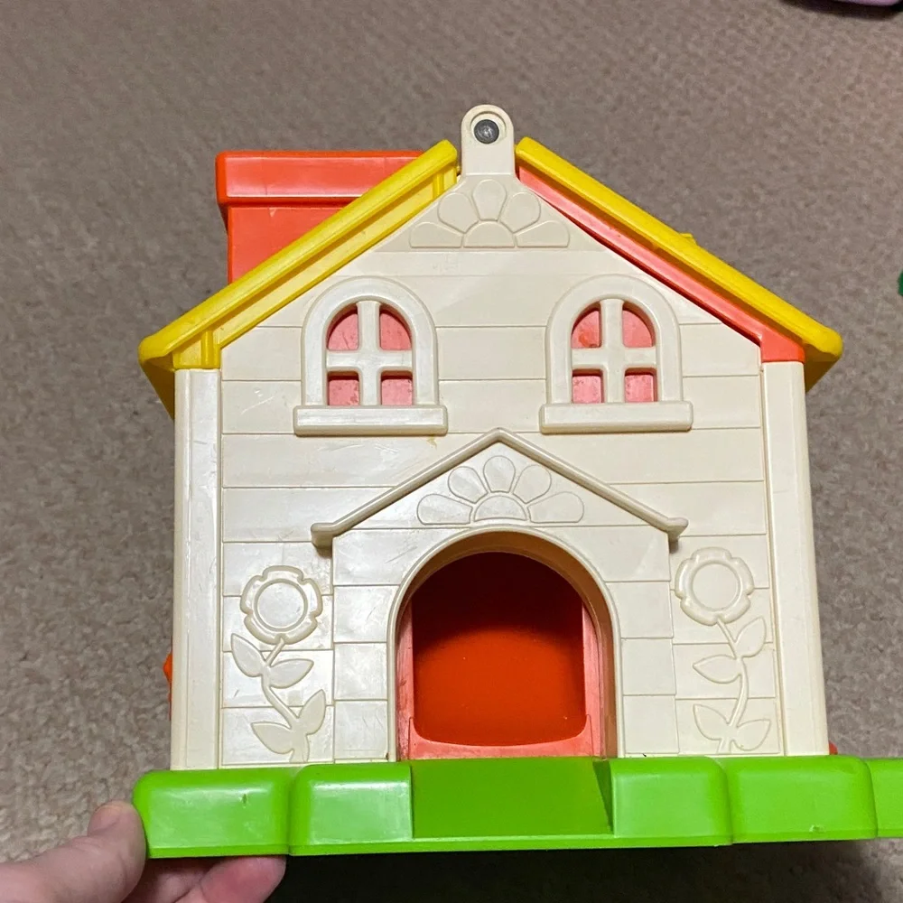 Vintage 1984 Fisher-Price Discovery Cottage